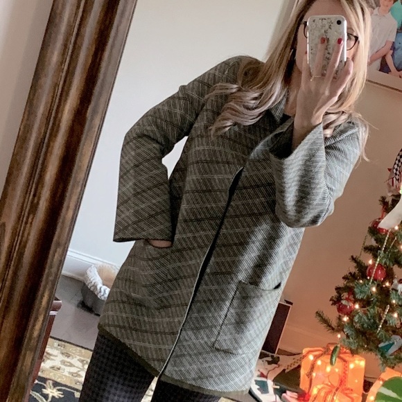 Ann Taylor Jackets & Blazers - ♥️Ann Taylor Coatigan♥️